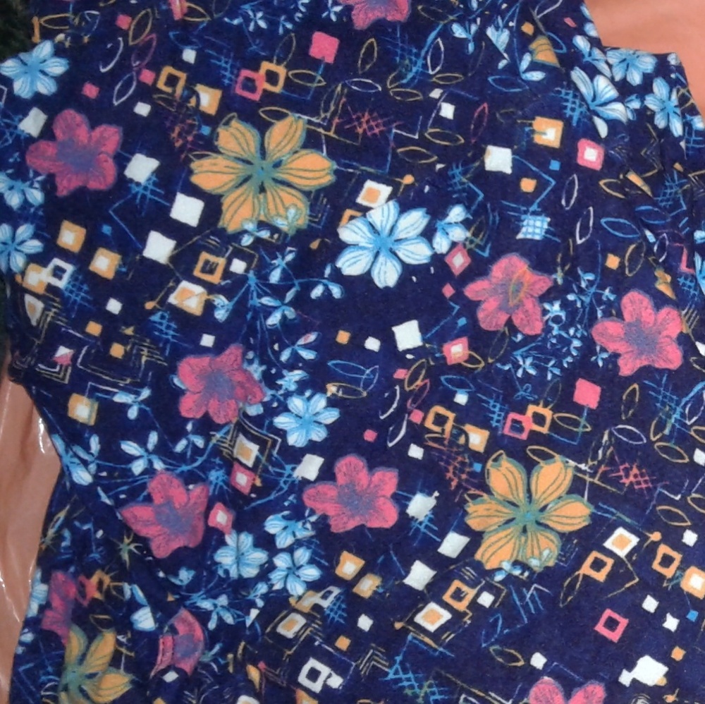 Lularoe OS (0-12) Flower Leggings